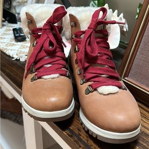 Genuine shearling and leather Bionica boots 7.5